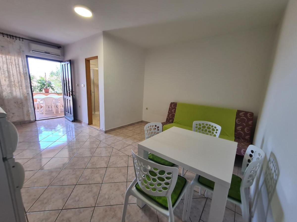 Apartments Barbati Kustici Exterior photo
