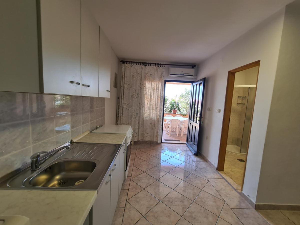 Apartments Barbati Kustici Exterior photo
