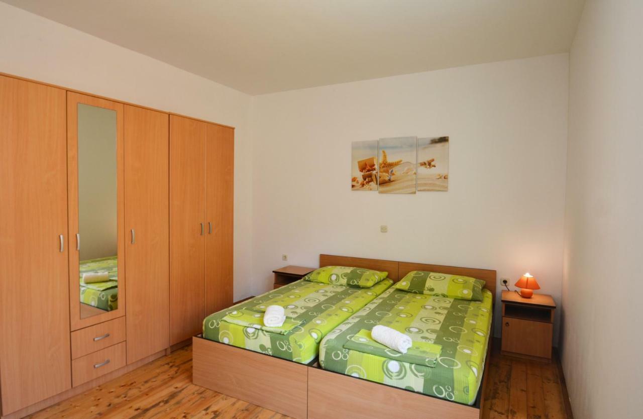 Apartments Barbati Kustici Exterior photo