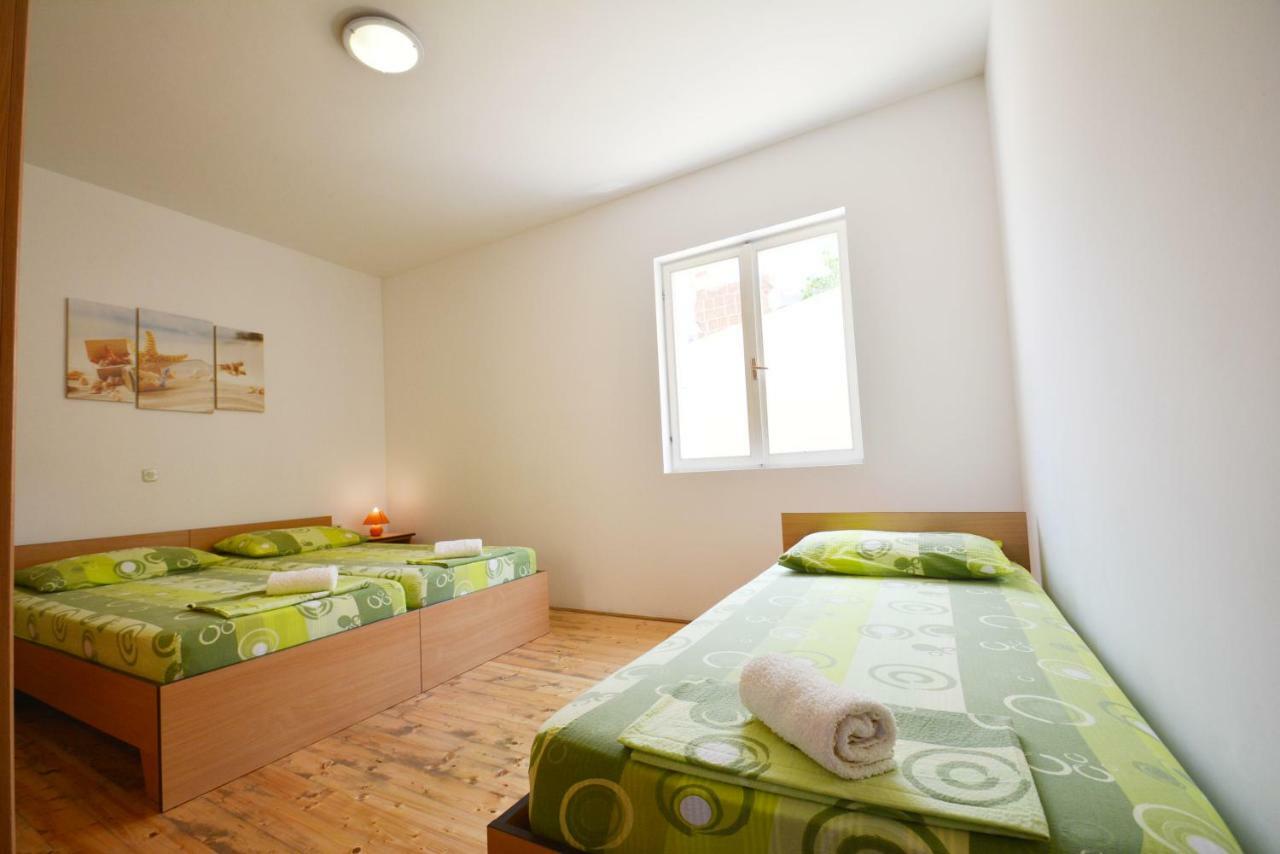 Apartments Barbati Kustici Exterior photo